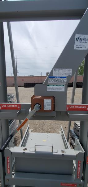 Used Powell Manual Transformer Lift - Working Order - Image 2