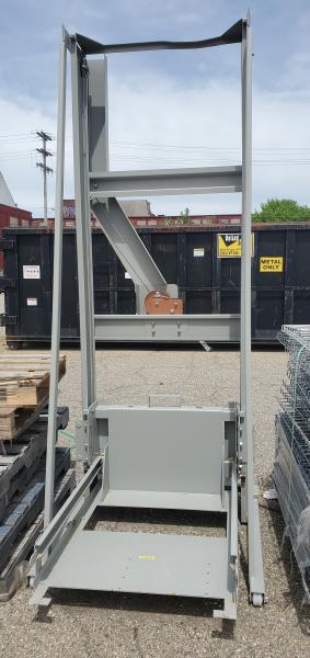 Used Powell Manual Transformer Lift - Working Order - Image 3