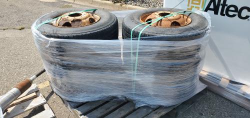 6 Used Tires/Rims- 9.50R16x5LT. - Image 1