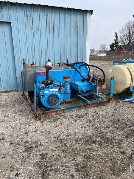 Skid pump with tank (St. Clair Compressor) - Image 1