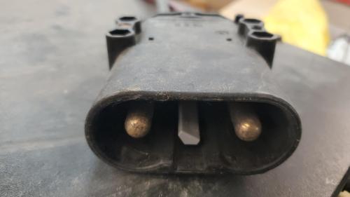 EHS40/500B -high-capacity lead-acid battery charger designed to charge 80V industrial batteries. - Image 2