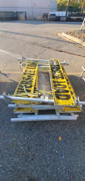 Lot of 6 Reflective Oversize Load Sign with Aluminum Mounting Brackets - Image 1