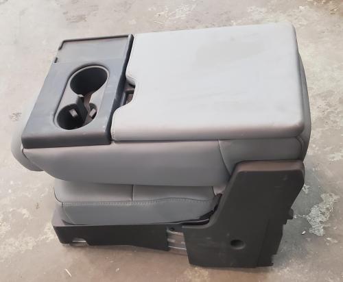 Mixed lot of new/used automotive & heavy-truck parts including air brake coiled hoses (blue/red), amber warning lights, interior armrests, and assorted filters & hardware - Image 3