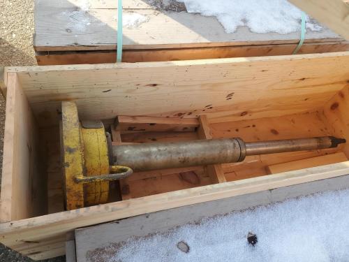 Mueller Co. Municipal utility surplus lot featuring gas and water line-stopping equipment, flanged gate valves, and side-out valves, multi-pallet lot, mixed new and used, - Image 11