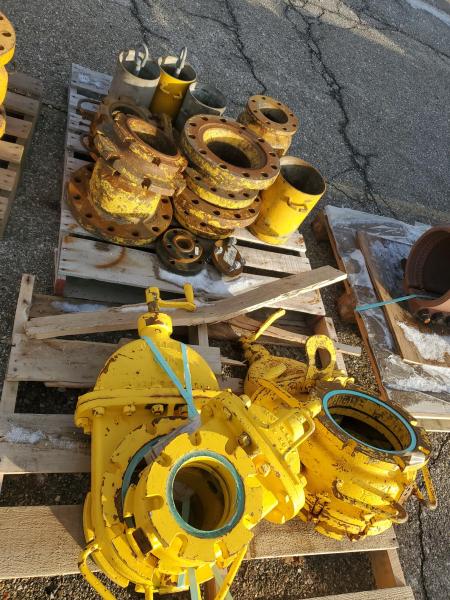 Mueller Co. Municipal utility surplus lot featuring gas and water line-stopping equipment, flanged gate valves, and side-out valves, multi-pallet lot, mixed new and used, - Image 5