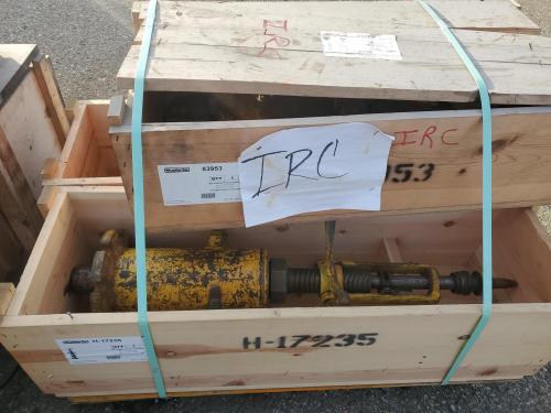 Mueller Co. Municipal utility surplus lot featuring gas and water line-stopping equipment, flanged gate valves, and side-out valves, multi-pallet lot, mixed new and used, - Image 7