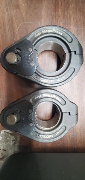 RIDGID RP 340 32kN press tool with MegaPress standard jaws. Includes 1/2", 3/4", 1-1/4", and 1-1/2" jaws. - Image 3