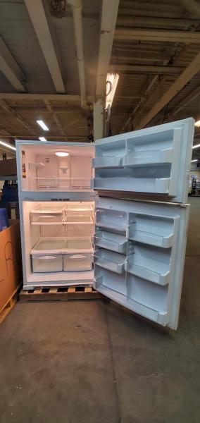 GE Arctica Refrigerator- Gets Cold - Image 3