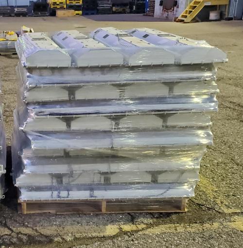 Lot of 40 Fluorescent Lighting Fixtures. 12" x 4'. - Image 1