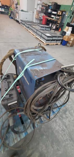 Miller PipePro 450 RFC industrial welding power source with PipePro suitcase wire feeder. Includes feeder cables, welding leads, and Miller transport case. - Image 4