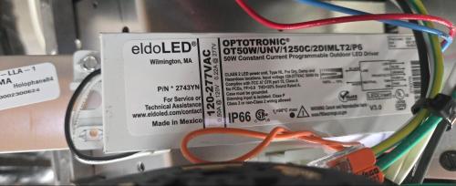 Lot of 2 GE Evolve LED Post Top Street Lights- 1x 40W, 1x 83W- Both are 120&ndash;277V &ndash; (1 Complete w/ Globe, 1 No Globe)- - Image 4