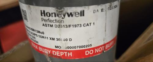 Bulk lot of polyethylene gas line materials including PolyValve valves, Performance Pipe fittings, risers, and assorted components, surplus. - Image 7