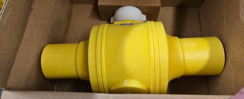 Bulk lot of polyethylene gas line materials including PolyValve valves, Performance Pipe fittings, risers, and assorted components, surplus. - Image 9
