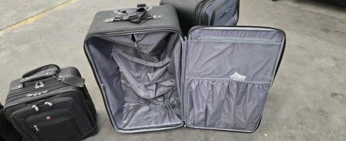 Mixed Lot of Used Rolling Suitcases, Hard & Soft Shell Luggage (Various Sizes) &ndash;  - Image 3