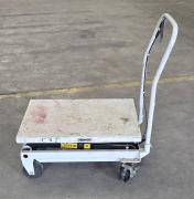 Roughneck Hydraulic Lift Table Cart, 500 lb Capacity- Has 1 Bad Caster