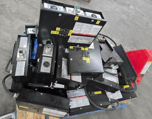 Lot of Square D Power Distribution Boxes w/ DDK 30A 3PH 600V Pin & Sleeve Connectors, Breakers & Cabling &ndash; - Image 2
