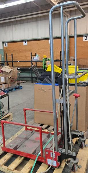 Dayton 4ECW7 Manual Hydraulic Lift- - Image 2