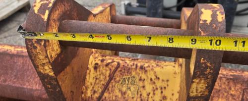 Heavy-duty excavator digging bucket with teeth, used condition with surface rust- - Image 3