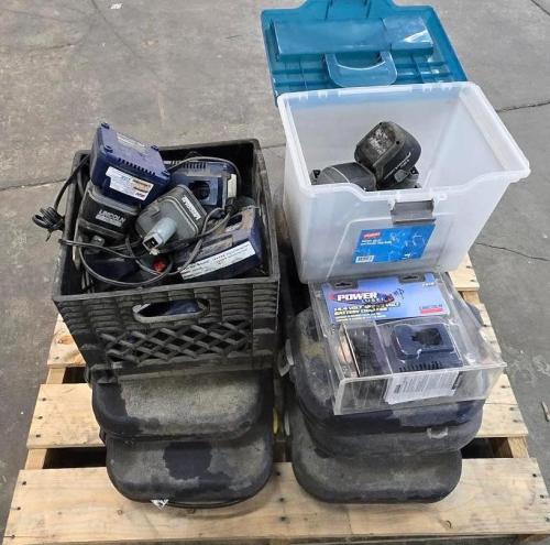 Lot of Lincoln Power Lubers with Various Chargers and Batteries- - Image 4