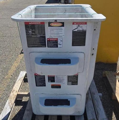 Used Utility Truck Bucket- 28.5 - Image 2