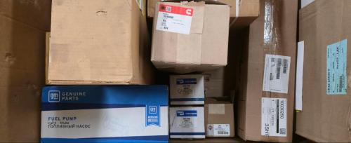 Lot of Heavy Truck / Industrial Vehicle Parts- - Image 3