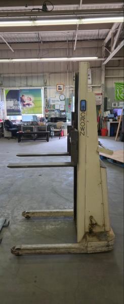 Crown BS-64 Electric Hydraulic Walk-Behind Stacker- 1500Lb Capacity- Works, Needs New Batteries- - Image 2