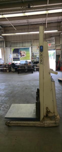 Crown BS-64 Electric Hydraulic Walk-Behind Stacker- 1500Lb Capacity- Works, Needs New Batteries- - Image 7
