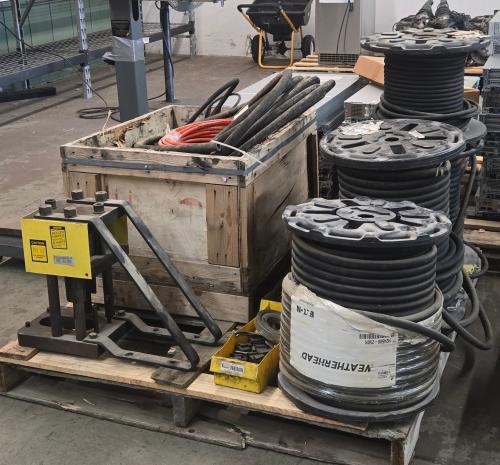 Weatherhead T-400 Hydraulic Hose Fabrication System w/Accessories.  - Image 1