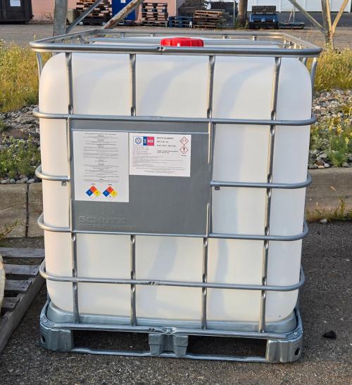 Sch&uuml;tz 275-Gallon IBC Tote / Intermediate Bulk Container &ndash; Empty &ndash; Steel Cage &ndash; Plastic Tank  - Image 1