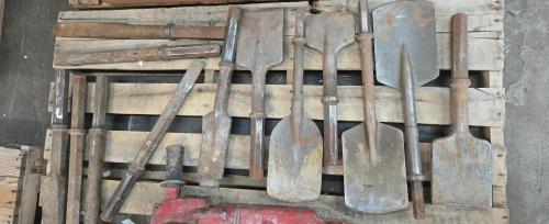 Chicago Pneumatic Pneumatic Breaker / Demolition Hammer Lot with Chisels & Spades- - Image 2