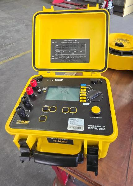 AEMC Instruments Model 6240 Micro-Ohmmeter w/ Test Leads & Hard Case- - Image 3