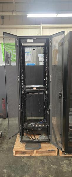 HP 42U Server Rack Cabinet w/ Integrated Console, Light & Accessories &ndash; 24 - Image 2