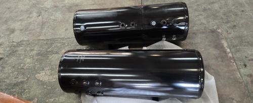 Lot of 4 &ndash; Navistar / International Air Reservoir Tanks &ndash;  - Image 4