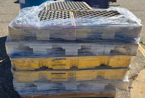 Lot of 9 Poly Spill Containment Platforms &ndash; Assorted Sizes  - Image 1