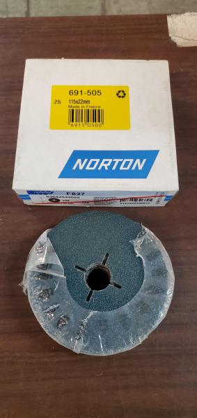 1 Box of Norton 691-505 Abrasive Sanding Disks- R118. 25 Disks Per Box. - Image 1