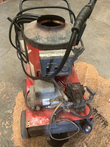 Hotsy Model 555SS Portable hot water pressure washer